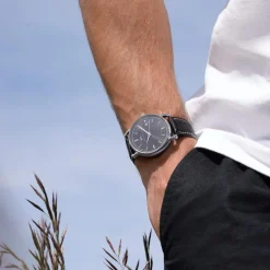 Montre MATY homme, bracelet cuir noir