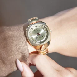 Montre mixte automatique acier doré bracelet acier doré