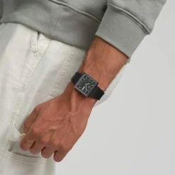 Montre SWATCH essentials homme bracelet matériau biosourcé noir