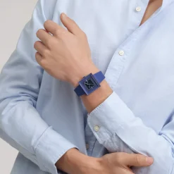 Montre SWATCH essentials mixte cadran bleu bracelet silicone bleu