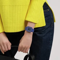 Montre SWATCH essentials mixte cadran bleu bracelet silicone bleu