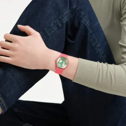 Montre SWATCH essentials mixte cadran vert bracelet silicone rouge