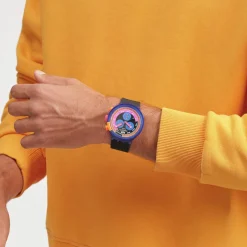 Montre SWATCH neon homme bracelet matériau biosourcé noir