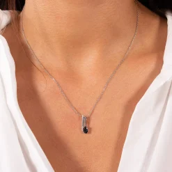 Pendentif or 375 blanc saphir ovale et diamants