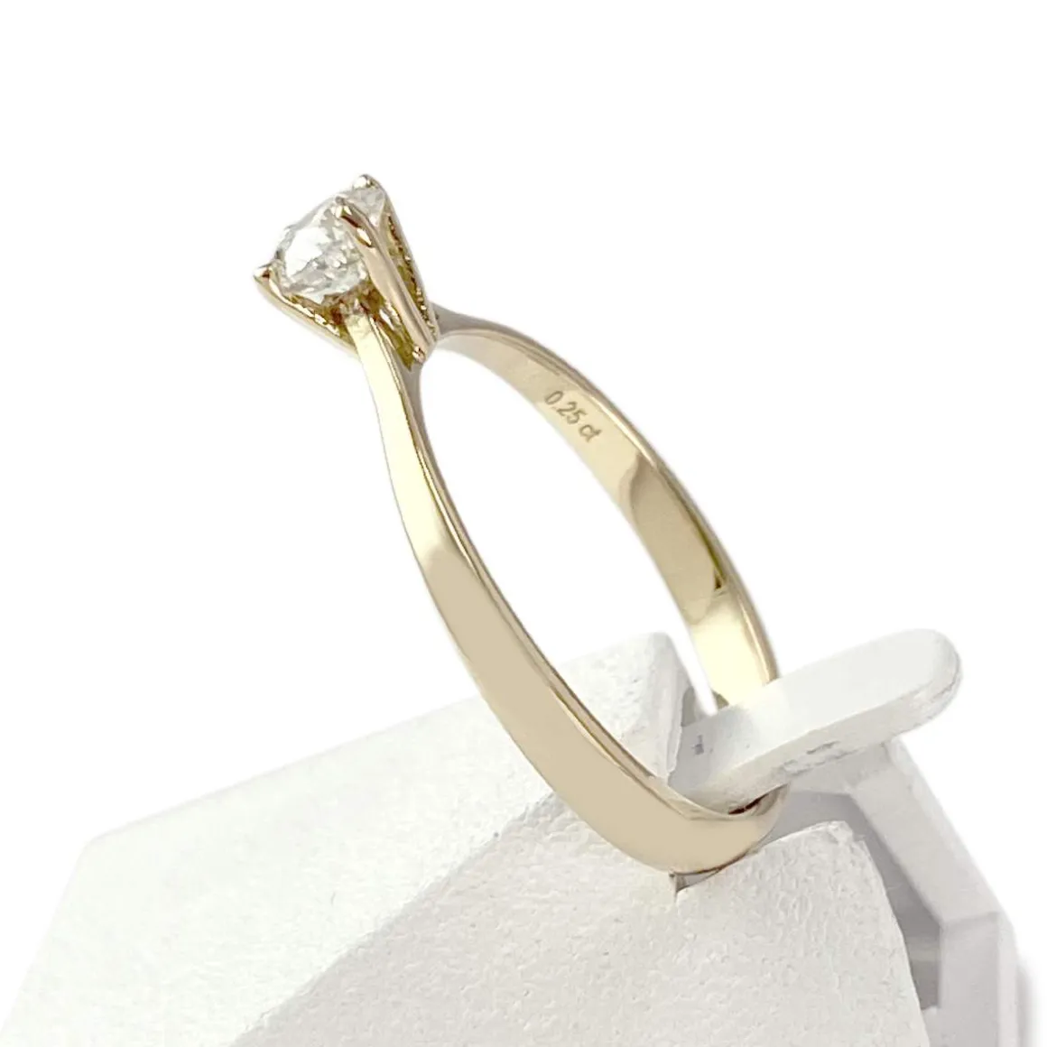 Solitaire d'occasion or 750 jaune diamant 0,25 carat