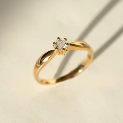 Solitaire or 750 jaune diamant 0,1 carat